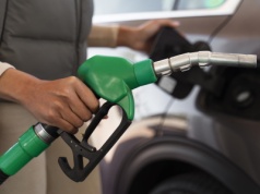 Ceny paliw: Niewielkie podwyżki benzyny i diesla, autogaz tanieje