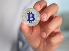 Bitcoin na progu rekordu. Co napędza ostatni rajd cenowy