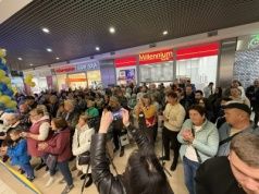 Tłumy mieszkańców podczas otwarcia sklepu IKEA w Gemini Park