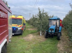 Tragiczny wypadek. Nie żyje mężczyzna potrącony przez platformę sadowniczą