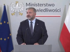 Żurka zapytano, czy wracają sędziowie na telefon. 