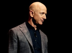 Bezos przewiduje, że wkrótce miliony ludzi będą mieszkać w kosmosie