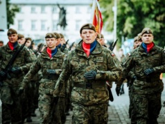 Wojska Obrony Terytorialnej z całego kraju świętowały w Zamościu. Uroczystość zorganizowano na Rynku Wielkim (zdjęcia)