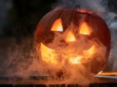 W tym roku nie będzie Halloween? Maski i kostiumy znikają z półek po decyzji Trumpa