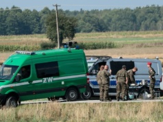 Szczątki przypominające drona na Mazowszu. Służby prowadzą działania
