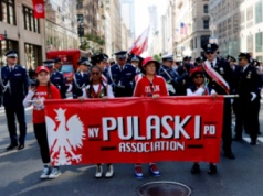 Karol Nawrocki do uczestników Parady Pułaskiego: słusznie przypominacie odwagę przodków