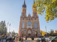 Transmisja mszy świętej z radomskiej katedry