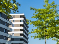 Ceny mieszkań spadną. Wystarczy opodatkować deweloperów
