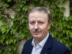 Demokraci czy kolesie? Kogo zatrudniają w krakowskich spółkach? (Nie) Polityczny Kraków