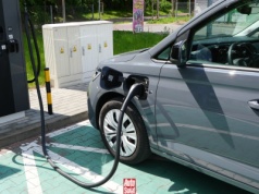 Jeździłem Volkswagenem Caddy Flexible eHybrid: to dostawczak podwójnie  hybrydowy