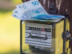 Nowe taryfy prądu zatwierdzone przez URE. Tak zmienią się rachunki dla milionów Polaków