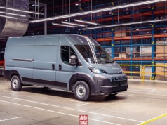 Polska fabryka w Gliwicach przeszła transformację i świętuje. Z taśmy zjechał wyjątkowy Fiat