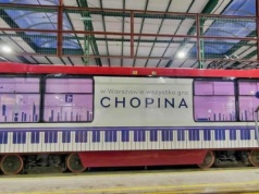 Warszawskie tramwaje z muzyką Chopina na żywo. Zobacz, gdzie i kiedy pojedziesz z pianistą