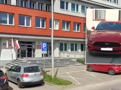 Zrobił to na drodze pod Ciechanowem. Teraz jego czerwonego mustanga dostanie policja