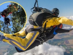 Skakali razem na tym samym spadochronie. Przeżył tylko uczeń