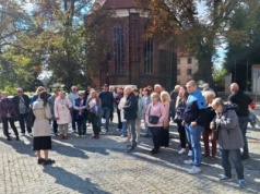 Mieszkańcy Osiedla „Piastowskie” w historycznej podróży do Poznania i Gniezna