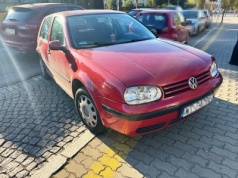 Kierowca prowadził auto mimo sądowych zakazów, był pod wpływem narkotyków, a w bagażniku wiózł młodą kobietę