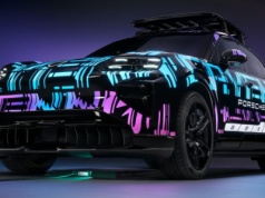 Ładowarka indukcyjna w Porsche Cayenne EV w cenie używanej baterii Modelu 3. I nie zmieści się w Macanie czy Taycanie