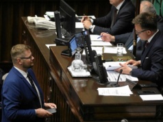 Sejm ledwo wznowił obrady i od razu awantura. 