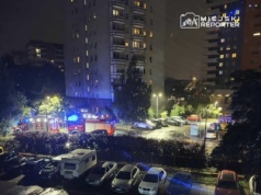 Dwie interwencje straży pożarnej na Nowodworach. Pożar stropodachu w bloku