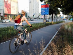 Przez te przepisy Polska nie ma dróg rowerowych, jak w Holandii. Samorządy tracą cierpliwość