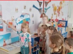 Urodziny Putina. Życzenia od urzędników i przedszkolaków według instrukcji “z góry”