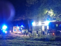 Wypadek w Łebieńskiej Hucie. Wjechał w nastolatków. 
