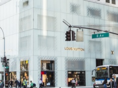 Coś się kończy, coś się zaczyna. Louis Vuitton ma ambitne plany dotyczące swojego flagowca