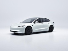 Nowe wersje samochodów Tesla. Model 3 i Model Y w wersji Standard poniżej 100 000 zł