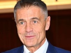 Krzysztof Hołowczyc zafundował sobie NOWE ZĘBY. Zmiana na plus?