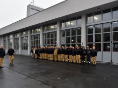 Żarscy strażacy w nowej strażnicy. Powitani chlebem i solą