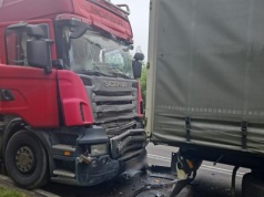 Zderzenie dwóch ciężarówek na DK50. Występują utrudnienia w ruchu