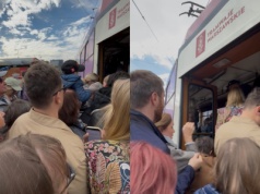 Przepychali się i kłócili, by wsiąść do tramwaju z muzyką Chopina. Mamy wideo