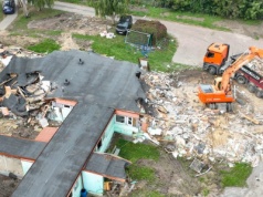 Niedawno otworzyli nowe przedszkole, teraz biorą się za budowę kolejnego. Rozbiórka właśnie ruszyła (zdjęcia)