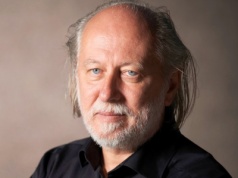 Nobel z literatury przyznany węgierskiemu pisarzowi. Twórczość 