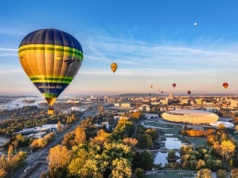 Balony nad Krakowem dopiero w listopadzie. Pogoda pokrzyżowała plany Fiesty Balonowej