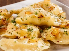 Pierogi kebabowe pokochasz od pierwszego kęsa. Ten farsz nie ma sobie równych