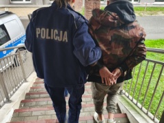 Szaleńczy pościg przez miasto: kierowca bez prawa jazdy i pod wpływem narkotyków