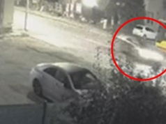 Ciemne auto siało nocą postrach na ulicach Wrocławia. Zobacz film