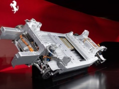 Ferrari Elettrica spóźnione o 3-6 lat. Przyspieszenie do 100 km/h w 2,5 s, bateria 122 kWh, zasięg ok. 250 km przy 140 km/h