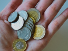 Szumnie zapowiadana pomoc dla seniorów. 