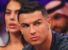 Cristiano Ronaldo obawia się łysienia, więc otworzył własną klinikę: 