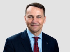 Awantura na spotkaniu z Radosławem Sikorskim. Kobieta wyprowadzona po oskarżeniach o kłamstwa dotyczące Gazy