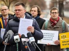Hołownia, kura z obciętą głową i nerwy Tuska. Kto przejmie władzę w Polsce 2050?