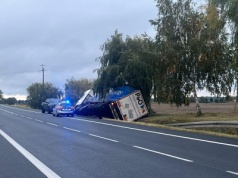 Uwaga! Ciężarówka w rowie na DK15 -UTRUDNIENIA