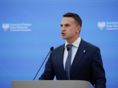 Niemieckie masło w samolotach LOT-u. Szłapka odpowiada Bocheńskiemu