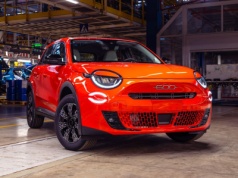 Nowy Fiat 600 z automatem w promocyjnej cenie. Auto z Polski tańsze niż dotychczas