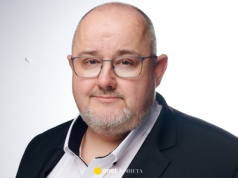 Znany ginekolog odpowiada Trzaskowskiemu. 