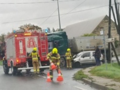 Ciężarówka zderzyła się z osobówką! Jedna osoba poszkodowana