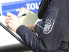 Niemcy zatrzymali Polaka na A4. To, co znaleźli w bagażniku, zaskoczyło nawet celników
